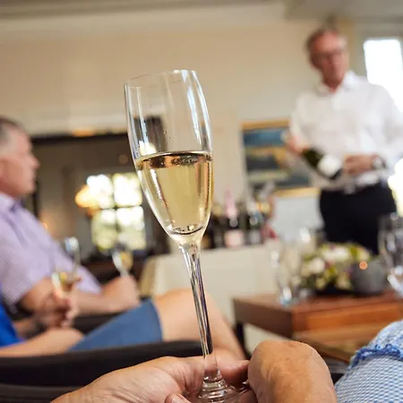 Gl. Avernaes Sinatur & Konference Hotell 3*