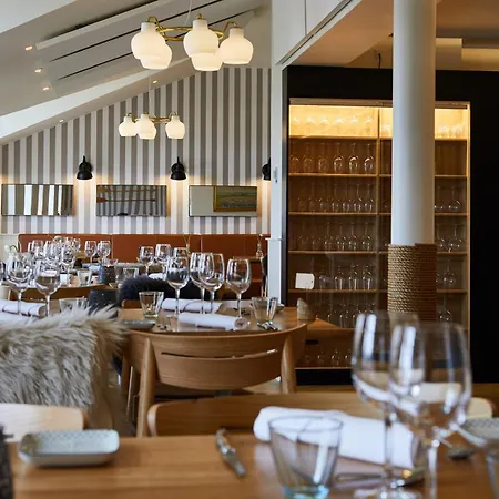 Hotell Gl. Avernaes Sinatur & Konference 3*