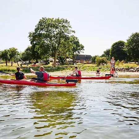 Hotel Gl. Avernaes Sinatur & Konference 3*