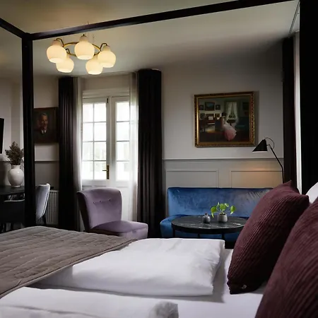 Hotell Gl. Avernaes Sinatur & Konference 3*