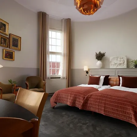 Gl. Avernaes Sinatur & Konference Hotell 3*