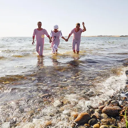 Hotell Gl. Avernaes Sinatur & Konference 3*