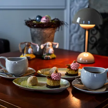 Gl. Avernaes Sinatur & Konference Hotell 3*