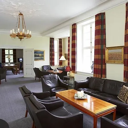 Gl. Avernaes Sinatur & Konference 3* Ebberup