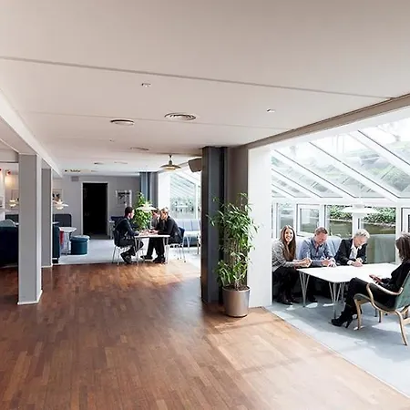 Hotell Gl. Avernaes Sinatur & Konference 3*