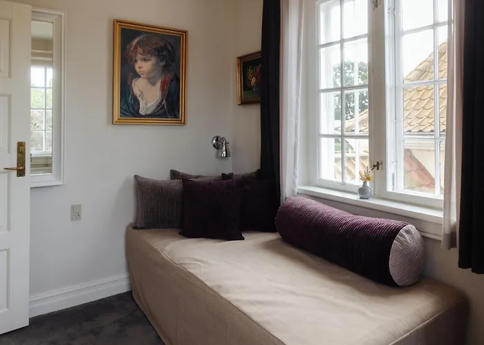 Hotel Gl. Avernaes Sinatur & Konference 3*