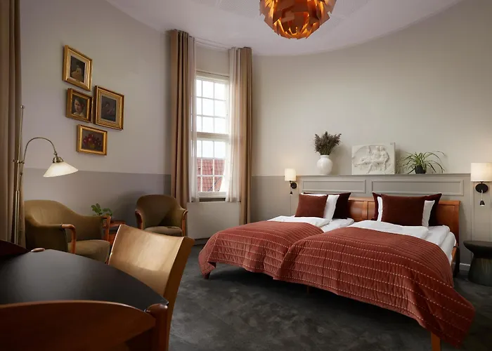 Gl. Avernaes Sinatur & Konference Hotel 3*