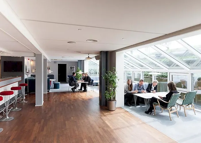 Hotel Gl. Avernaes Sinatur & Konference 3*